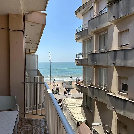 Calafell Beach Apartment *
