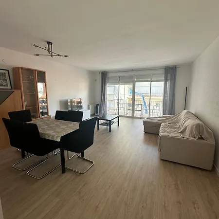 Calafell Beach Apartment *