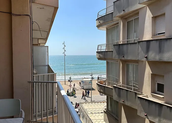 Calafell Beach Apartment *